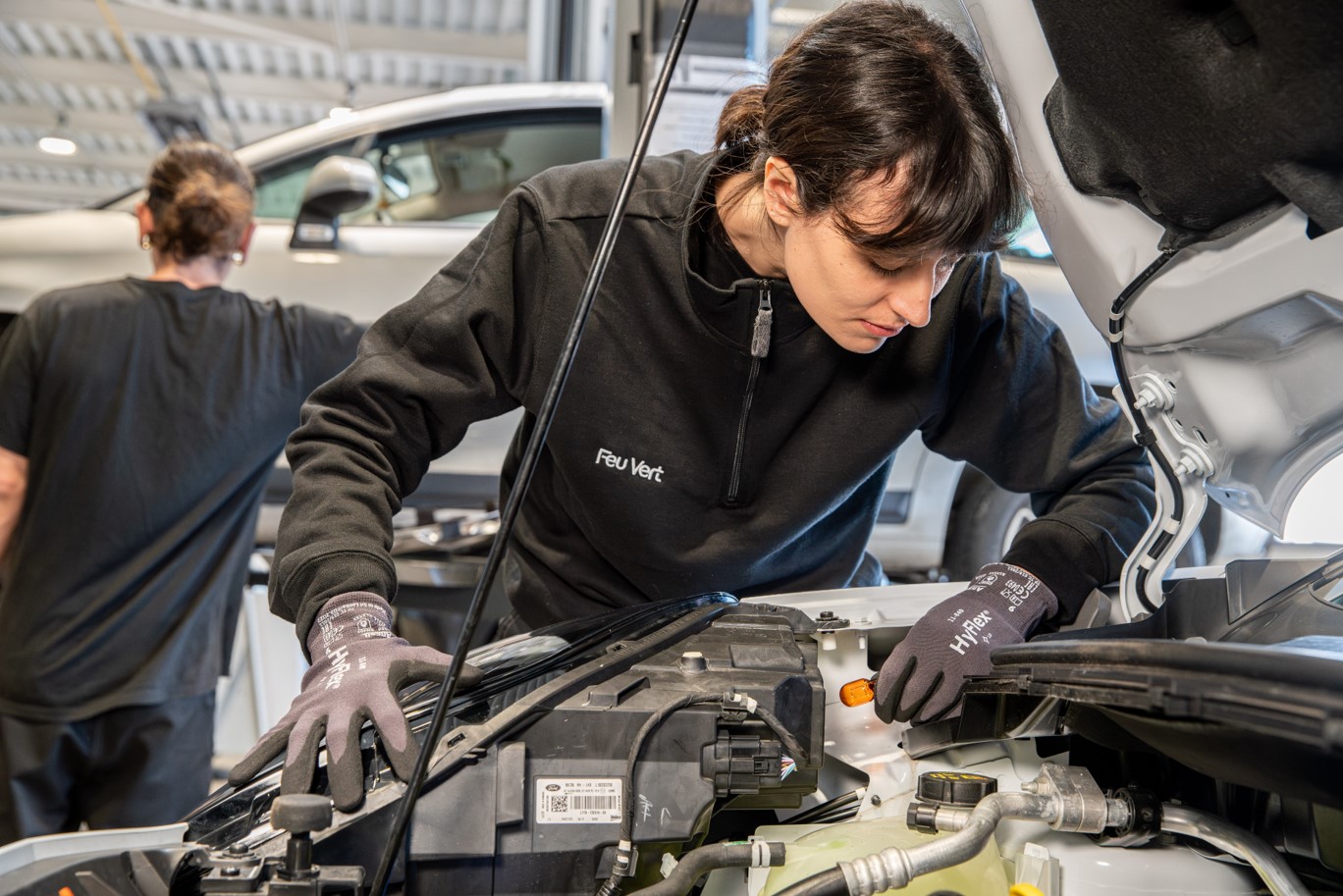 Feu Vert recrute et forme avec l'Afpa et France Travail ses futurs apprentis techniciens monteurs (H/F) avec un CDI à la clé !