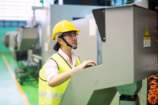 Au Cfa d'Istres, on devient Conducteur d'installation et de machines automatisées