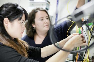 Orange recrute des Techniciennes réseaux en Région Centre-Val de Loire