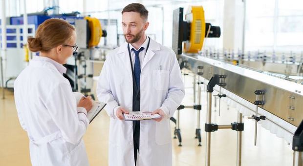 Technicien de fabrication de l'industrie chimique : producteur en série